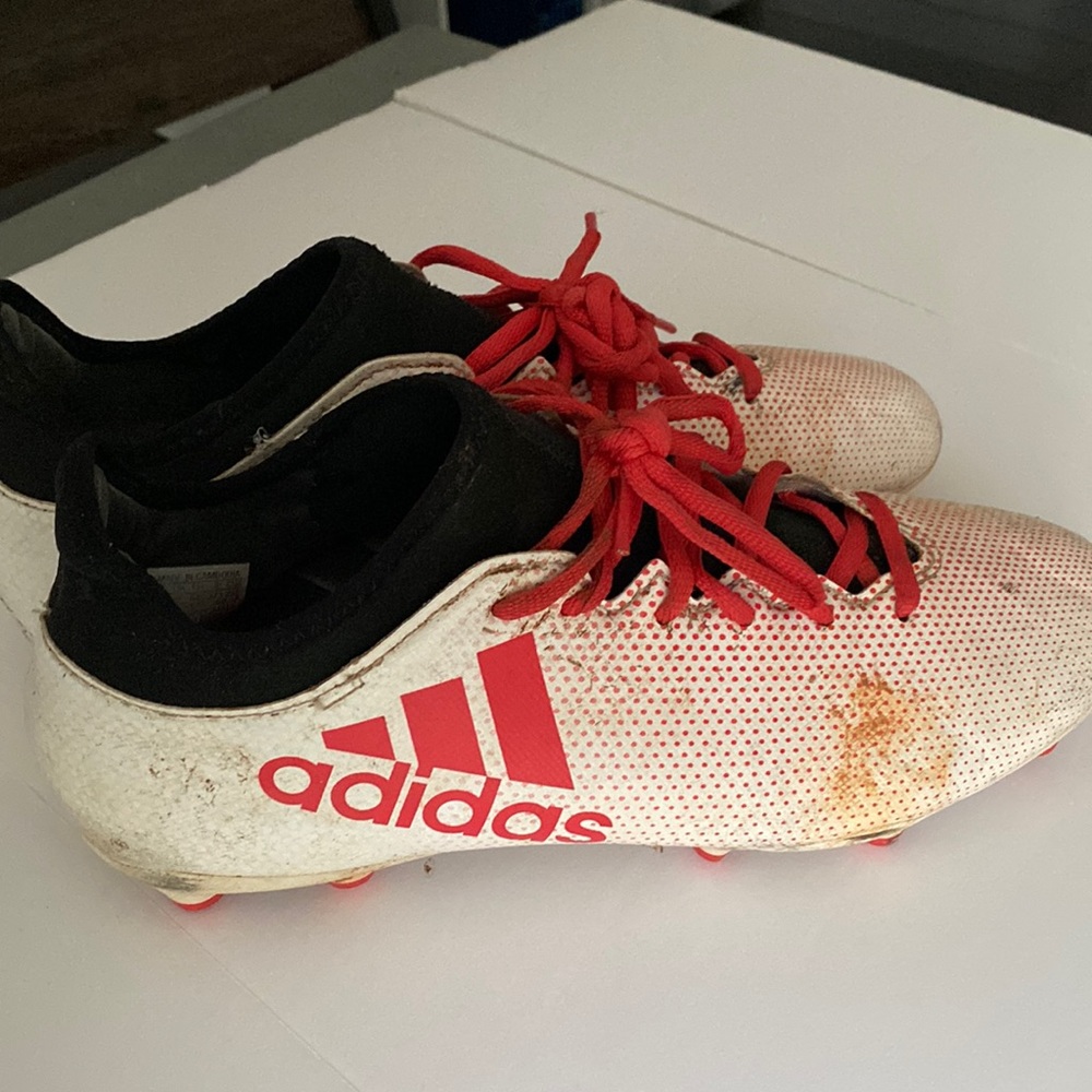 Soccer cleats